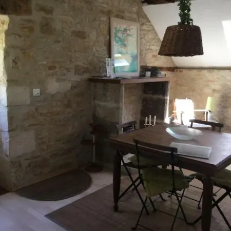 בית נופש House Taillefer Bas *